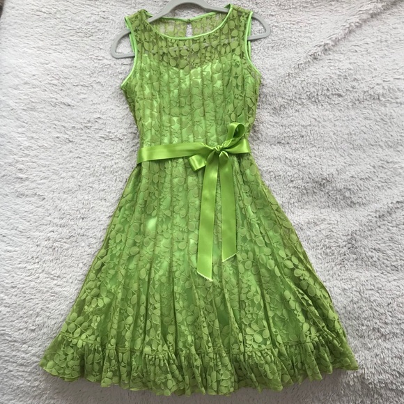 freemans lace dresses